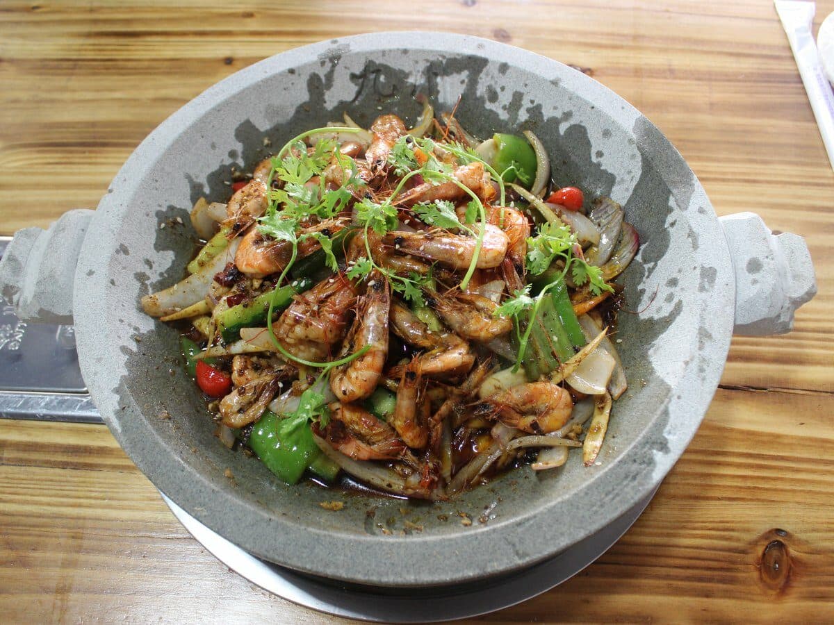 石锅煲仔饭的广式做法：在家也能轻松做出地道风味